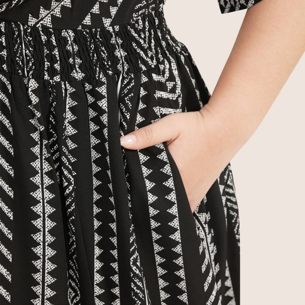 BloomChic Casual Striped Lightweight Black and White Short Sleeve Maxi Dress - Picture 5 of 16